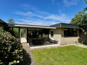 Holiday home for 6 in Sint Maartenszee